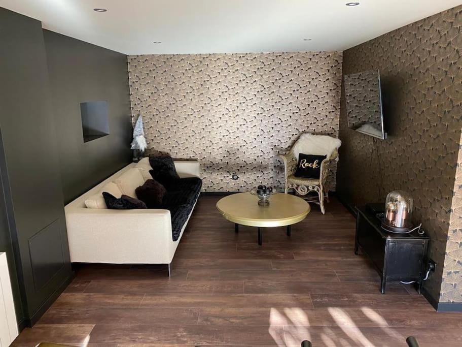 Ferme De Chenezeau - 15 Personnes , 7 Chambres Gérardmer Εξωτερικό φωτογραφία